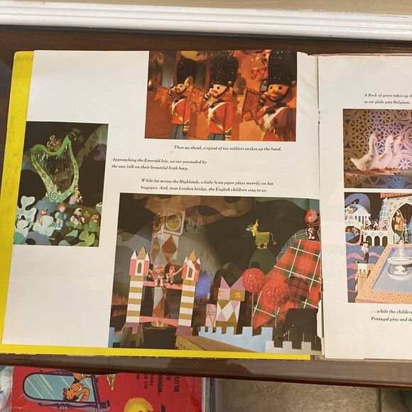 1964 Disneyland Its A Small -book & long playing record - Picture 6 of 10